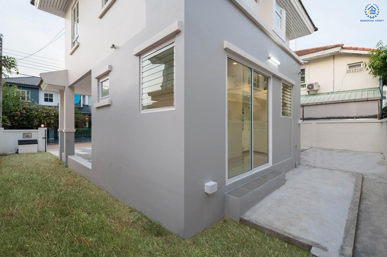 บ้านมือสองตกแต่งใหม่ โครงการ ชลลดา วัดลาดปลาดุก คุณภาพระดับ L&H บนเนื้อที่ 52 ตร.ว. ฟังก์ชัน 3 ห้องนอน 2 ห้องน้ำ 1 ที่จอดรถ สิ่งอำนวยความสะดวกครบครัน บนทำเลศักยภาพ เชื่อมต่อหลายเส้นทาง ใกล้รถไฟฟ้าสายสีม่วง "สถานีคลองบางไผ่" และเซ็นทรัล เวสต์เกต...